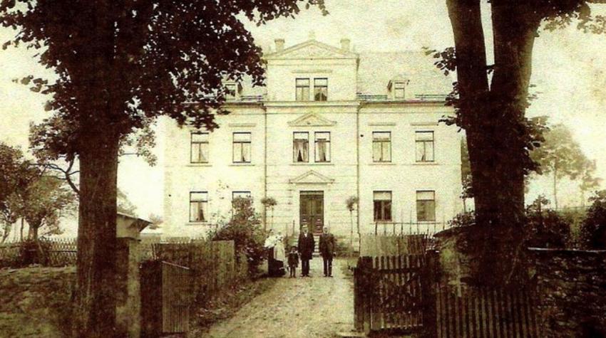 Pfarramt Grossolbersdorf mit Pfarrer Kanig um 1900