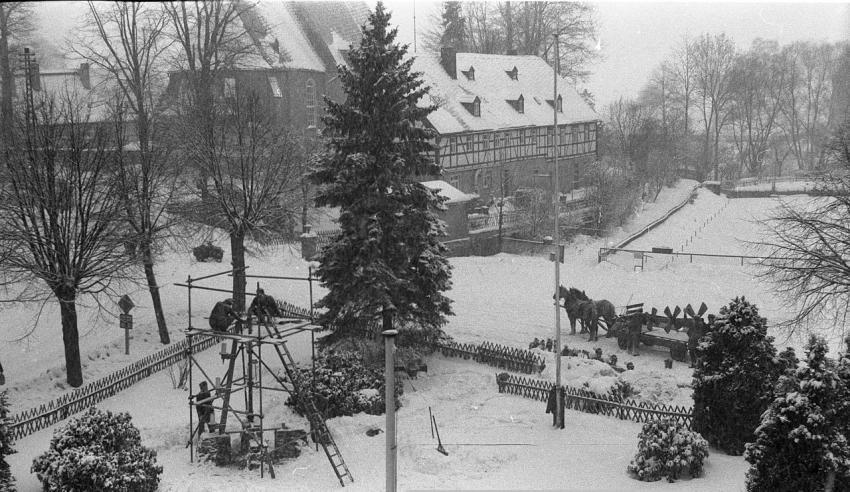 1974 Aufbau Pyramide002