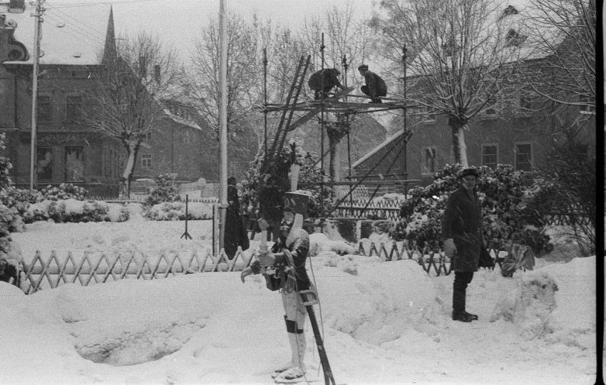 1974 Aufbau Pyramide006