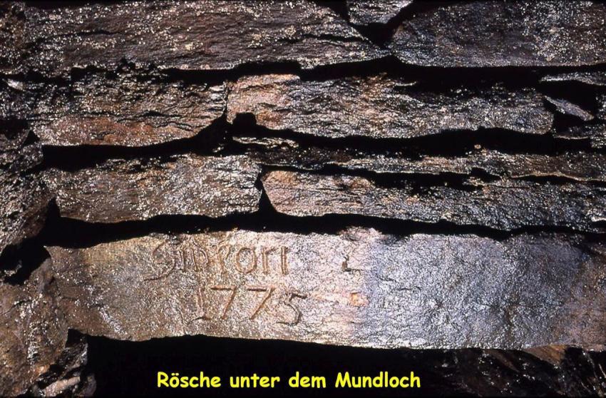00 Mundloch 003 Abzugsrosche Firststein 1775