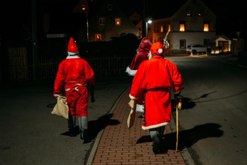 05 12 2024 Weihnachtsmaenner 09