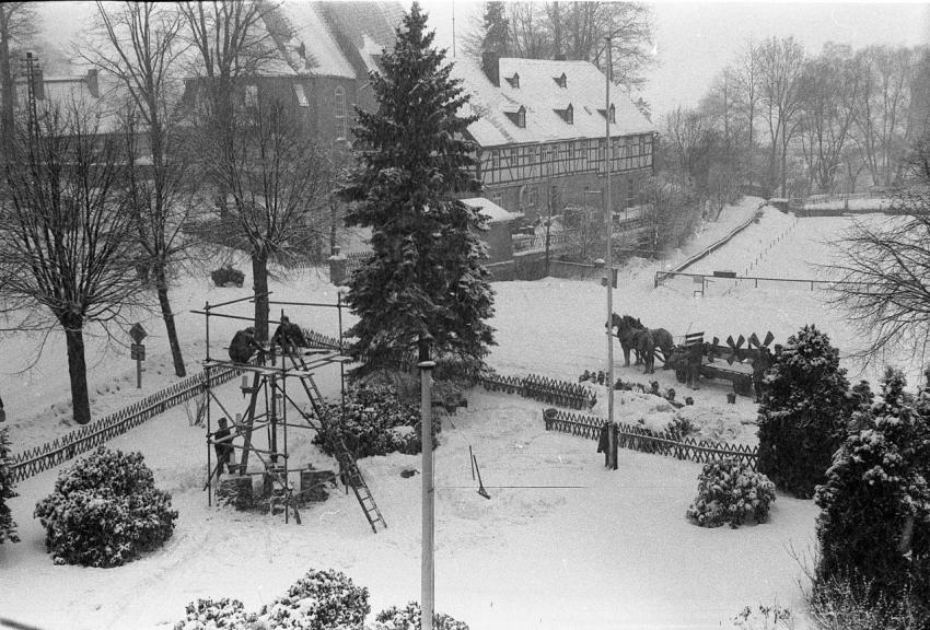 1974 Aufbau Pyramide015