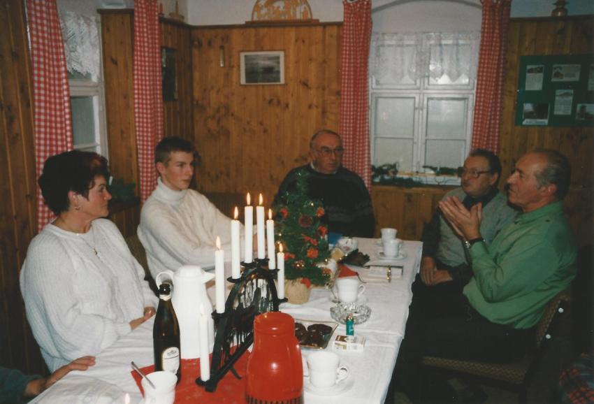 806   Dezember 1998  1