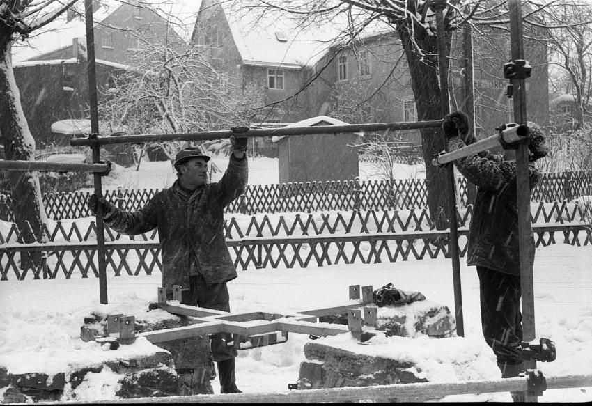 1974 Aufbau Pyramide012