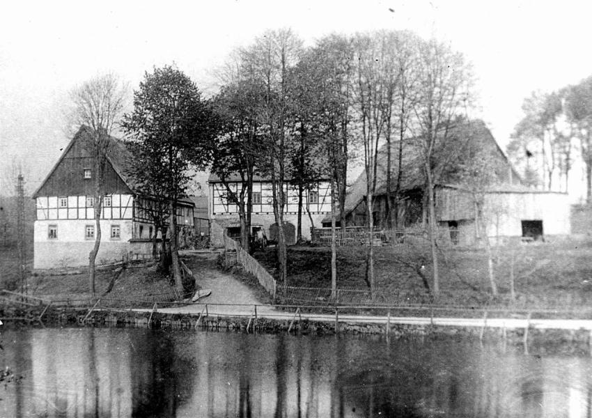 0015 Hansengut mit Gerichtsteich