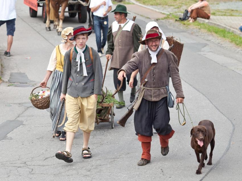 Festumzug 072 2011 Generationstreffen Heimatfest
