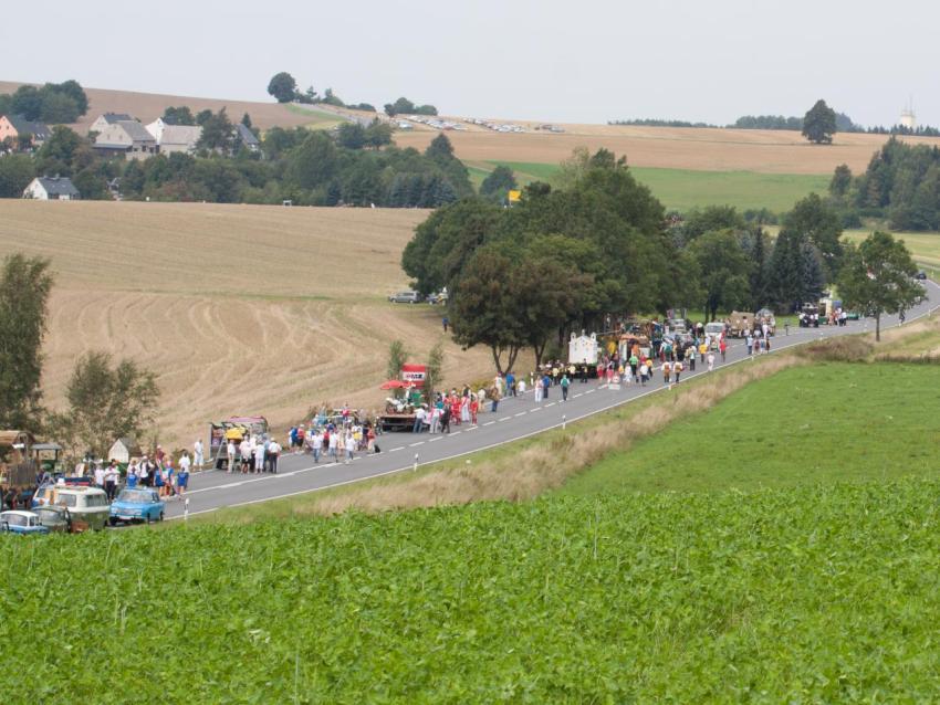 Aufstellung Festumzug 008 2011 Generationstreffen Heimatfest