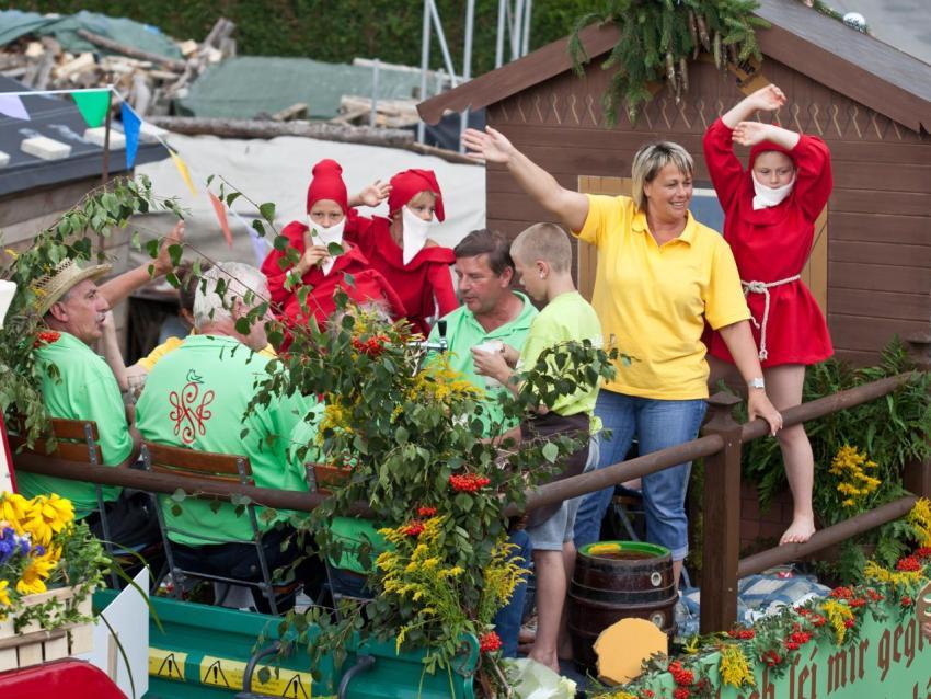 Festumzug 273 2011 Generationstreffen Heimatfest
