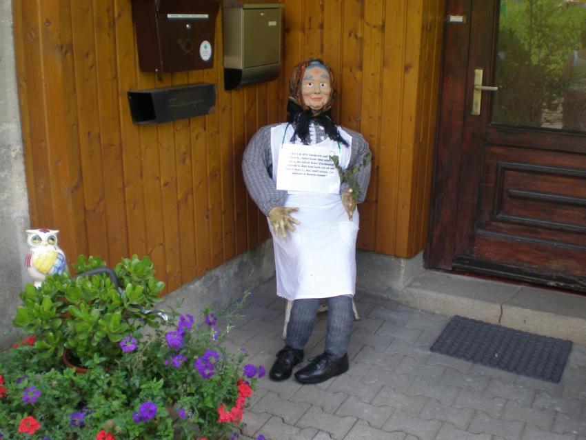 326 (von Partzsch Wanda) An der Kirche 16 Heimatfest 2011 761