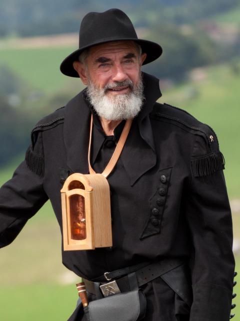 Aufstellung Festumzug 013 2011 Generationstreffen Heimatfest