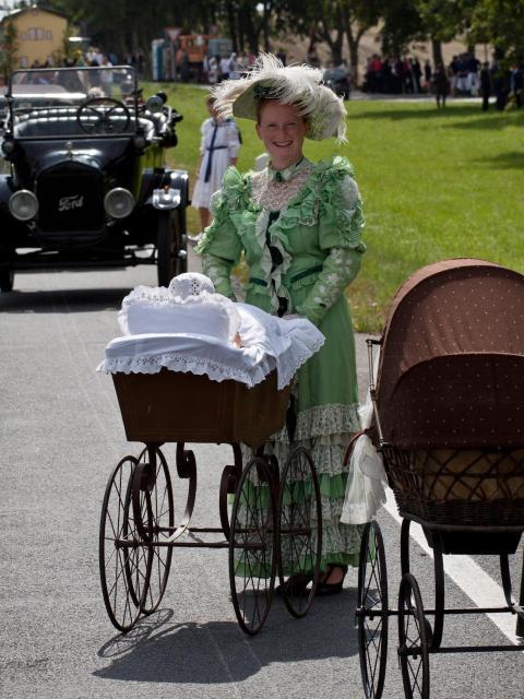 Aufstellung Festumzug 006 2011 Generationstreffen Heimatfest
