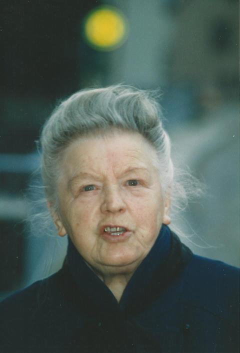 193   Elisabeth Drechsel geb  Frohner 1995