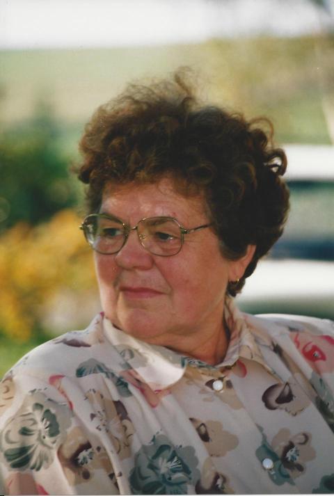 218   Helga Loschner geb  Schaarschmidt 1995