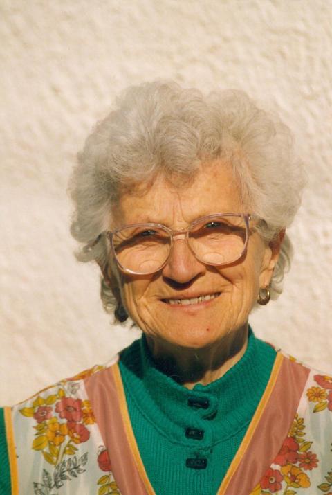 385 Gertrud Telian geb  Schuffenhauer 10 94