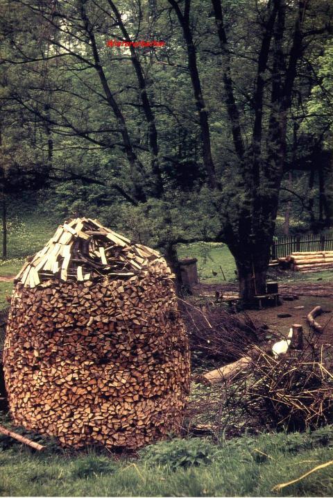 0140 Wintervorbereitung  Holzfeim
