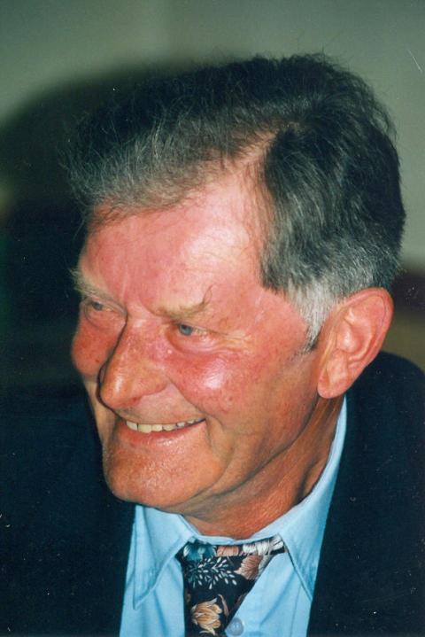 402 Gerhard Loos 05 95