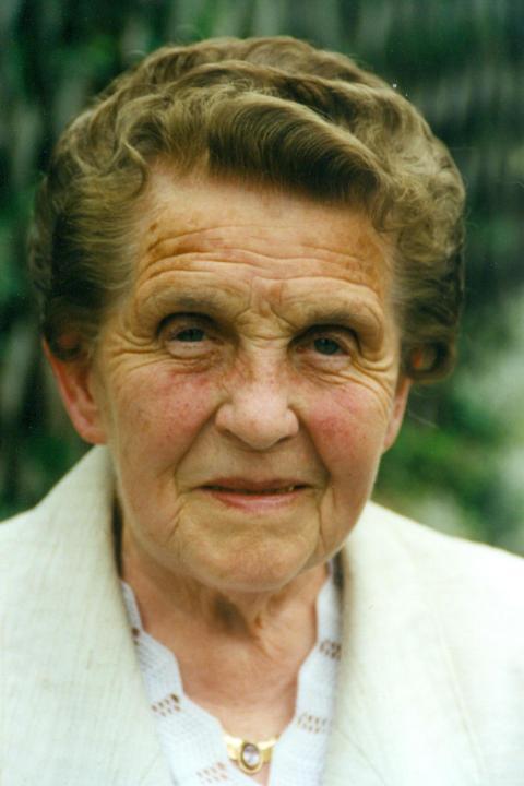 501 Gertrud Uhlig geb  Paulig 07 98