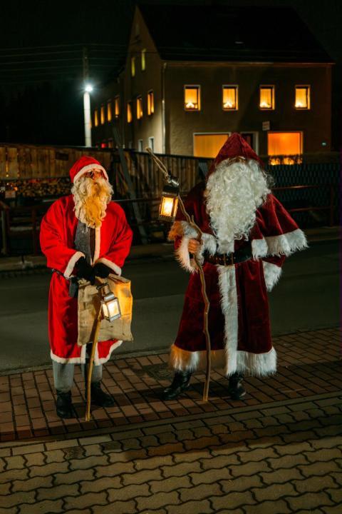 05 12 2024 Weihnachtsmaenner 06