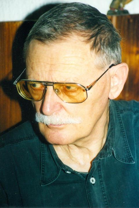 404 Karl Sewart 03 00